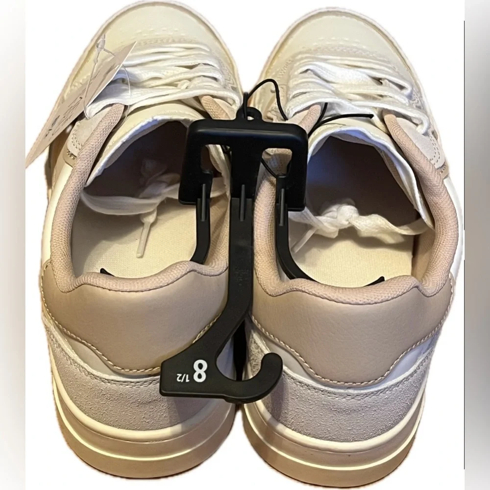 Time and Tru Women's White and Beige Lace-Up Sneakers. Size 8.5 New with Tags